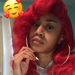 Meet your Posher, Avona